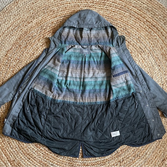 Toad & Co Women’s Bancroft Insulated Parka in excellent condition - Picture 4 of 10